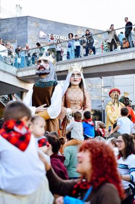Gigantes y Cabezudos en Puerto Venecia