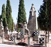 >Panteón de las familias Murillo y Portolés