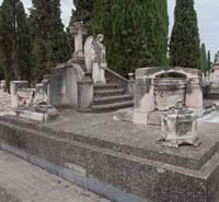 Panteón de la familia Repullés de la Llata
